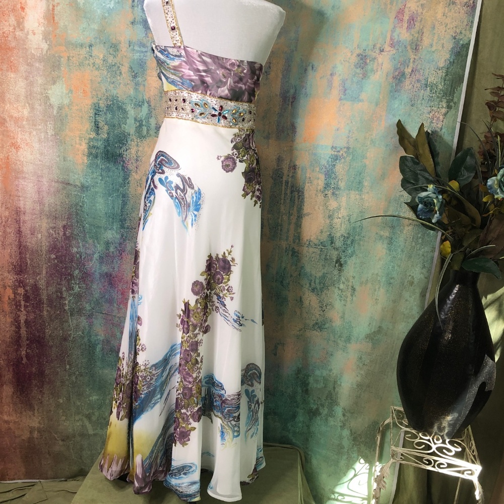 📌May Queen Gorgeous Richly Embroidered Ball - Prom- Formal - Homecoming Gown - Picture 2 of 16